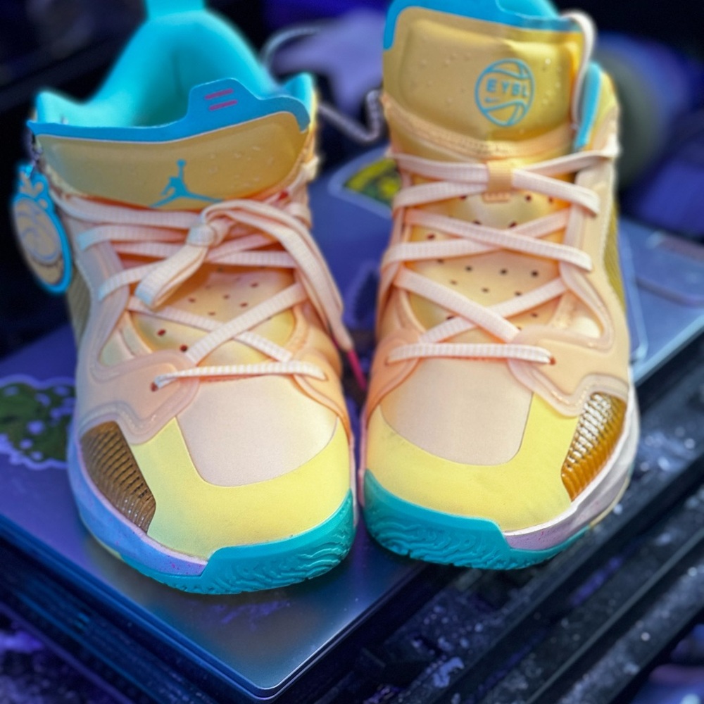 Jordan Athletic Shoes Orange and Yellow Vibrant Design - Picture 2 of 4